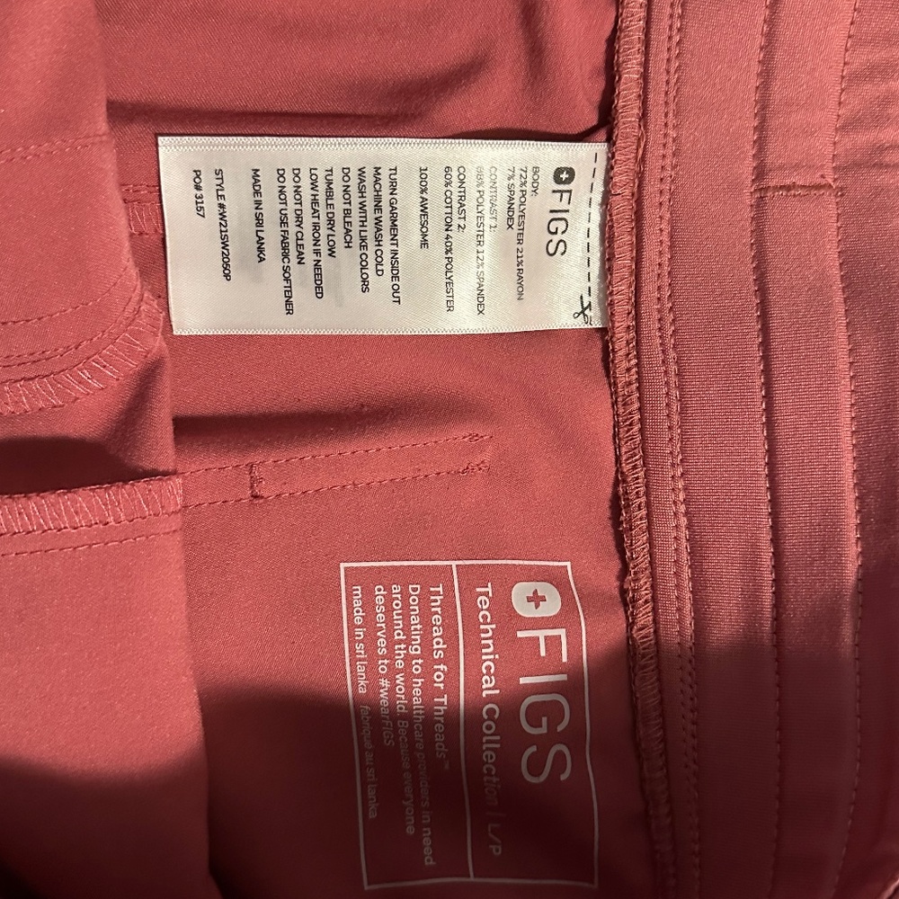 FIGS Breast Cancer Awareness Rafaela Top PO 2961 +Joggers PO 3157 (L/P) - Picture 7 of 8